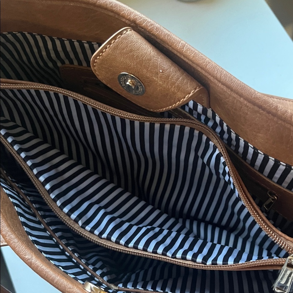 Urban Expressions Tan Tote Bag - Picture 6 of 8